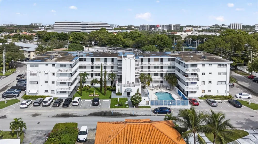11685 Canal Dr #303 North Miami, FL 33181
