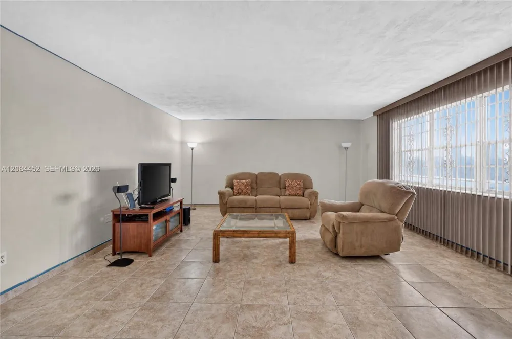 11685 Canal Dr #303 North Miami, FL 33181