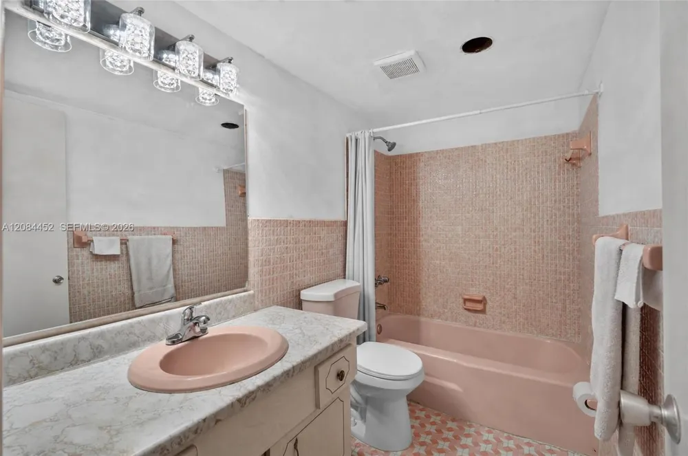 11685 Canal Dr #303 North Miami, FL 33181