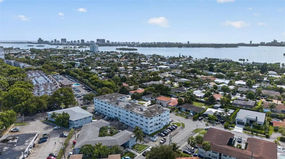 11685 Canal Dr #303 North Miami, FL 33181