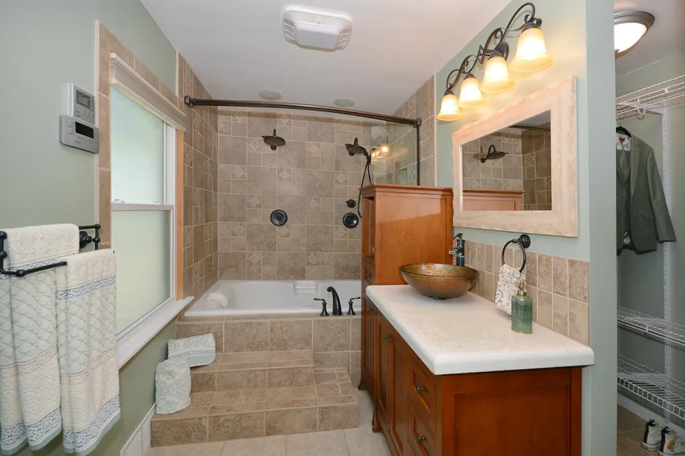 3503 Iroquois Trail Kalamazoo, MI 49006