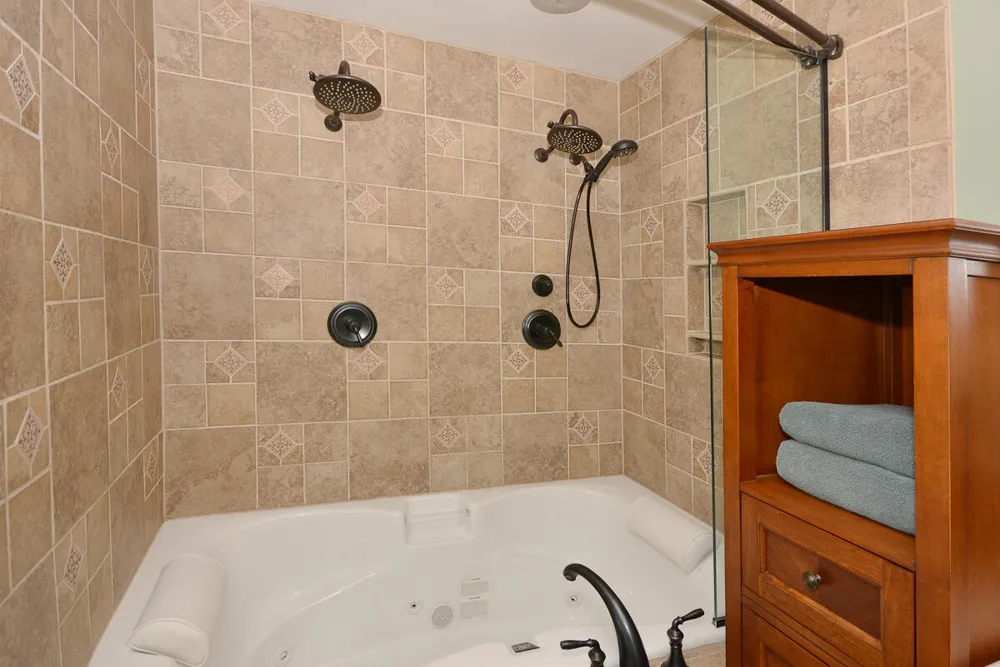 3503 Iroquois Trail Kalamazoo, MI 49006