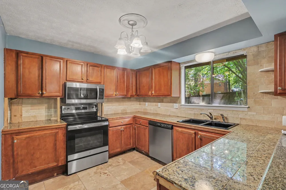 103 Martingale DR Peachtree City, GA 30269