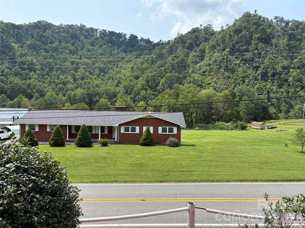 11141 NC Highway 226 Highway Bakersville, NC 28705