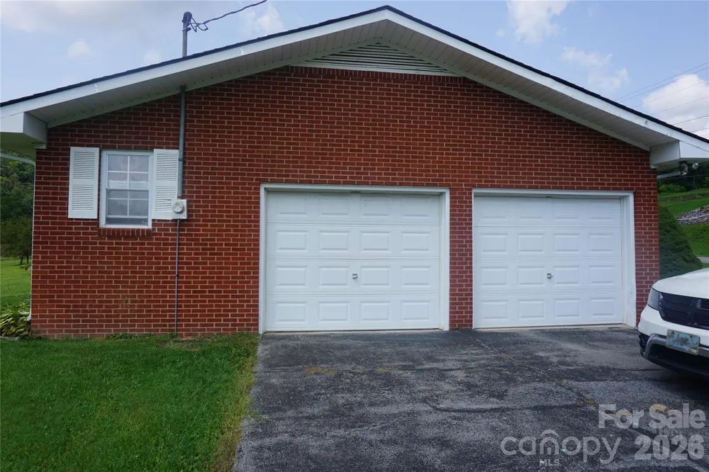 11141 NC Highway 226 Highway Bakersville, NC 28705