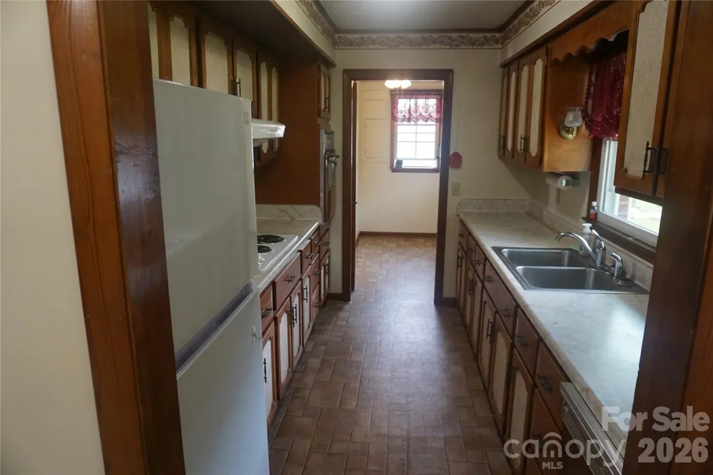 11141 NC Highway 226 Highway Bakersville, NC 28705