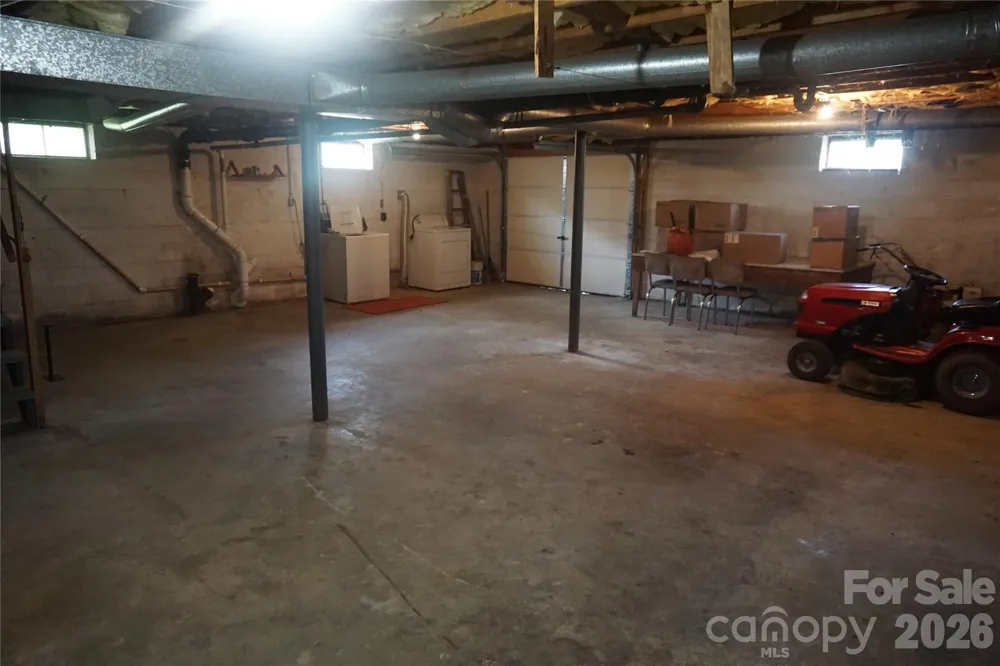 11141 NC Highway 226 Highway Bakersville, NC 28705
