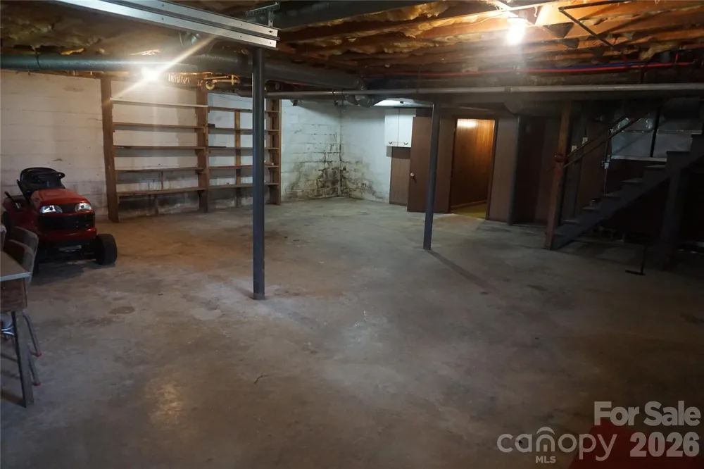 11141 NC Highway 226 Highway Bakersville, NC 28705