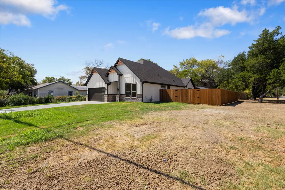 502 S 14th St Corsicana, TX 75110