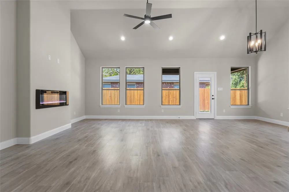 502 S 14th St Corsicana, TX 75110