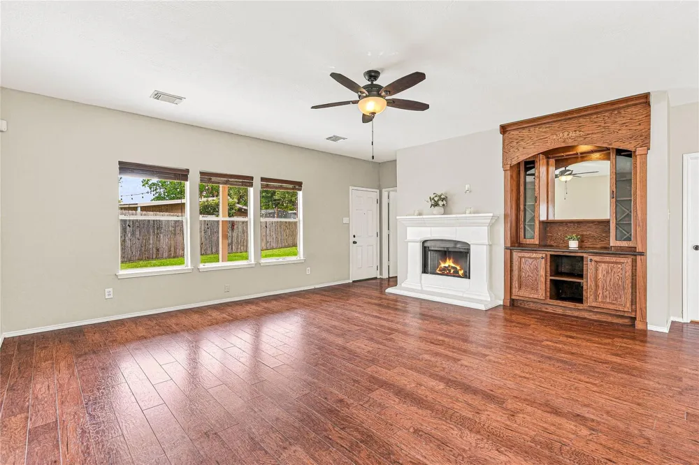9904 Fair Brook Way Pearland, TX 77584