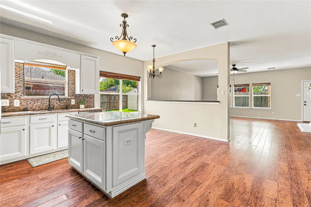 9904 Fair Brook Way Pearland, TX 77584