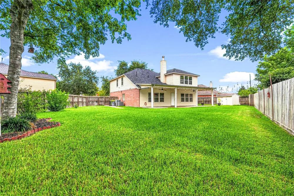 9904 Fair Brook Way Pearland, TX 77584