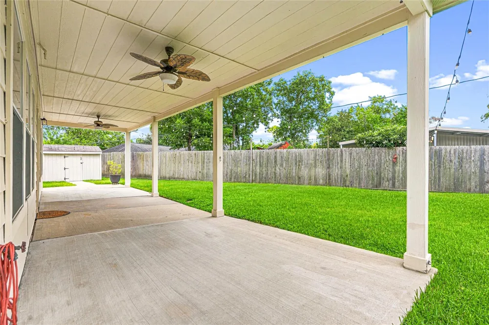 9904 Fair Brook Way Pearland, TX 77584