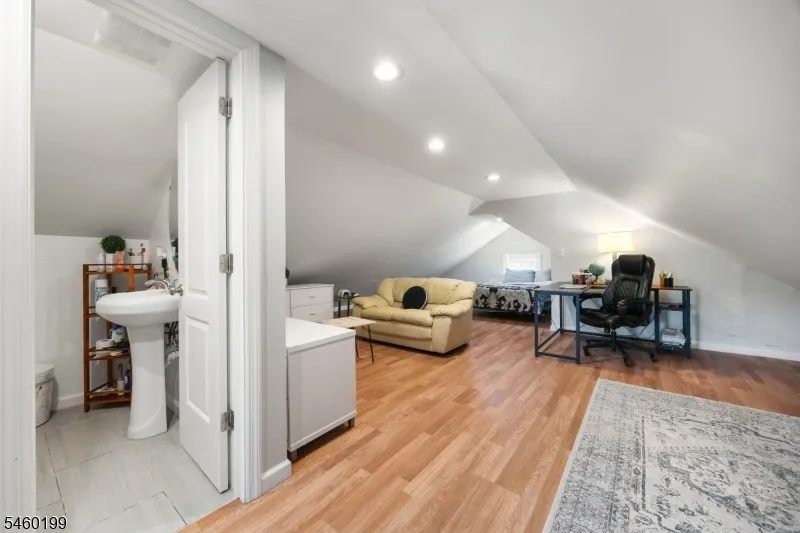 18 Chestnut St Boonton Town, NJ 07005