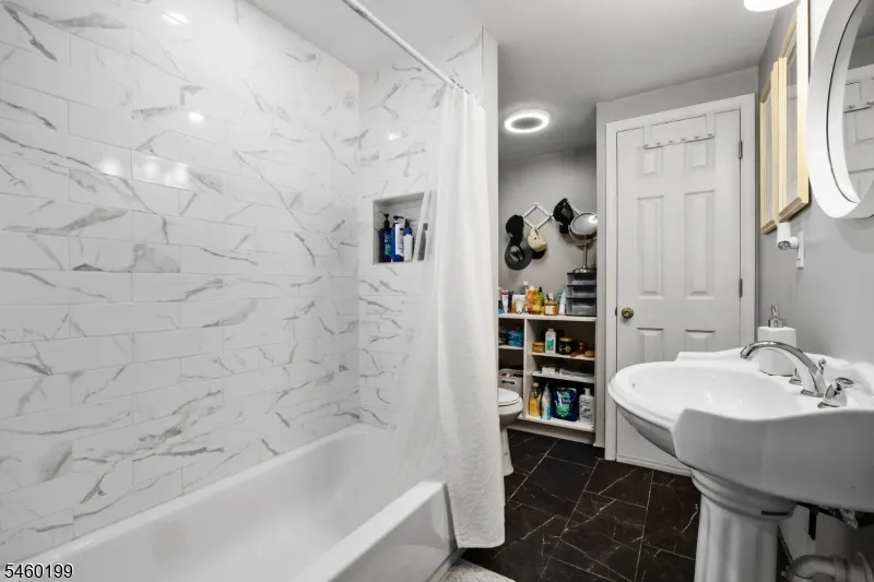 18 Chestnut St Boonton Town, NJ 07005