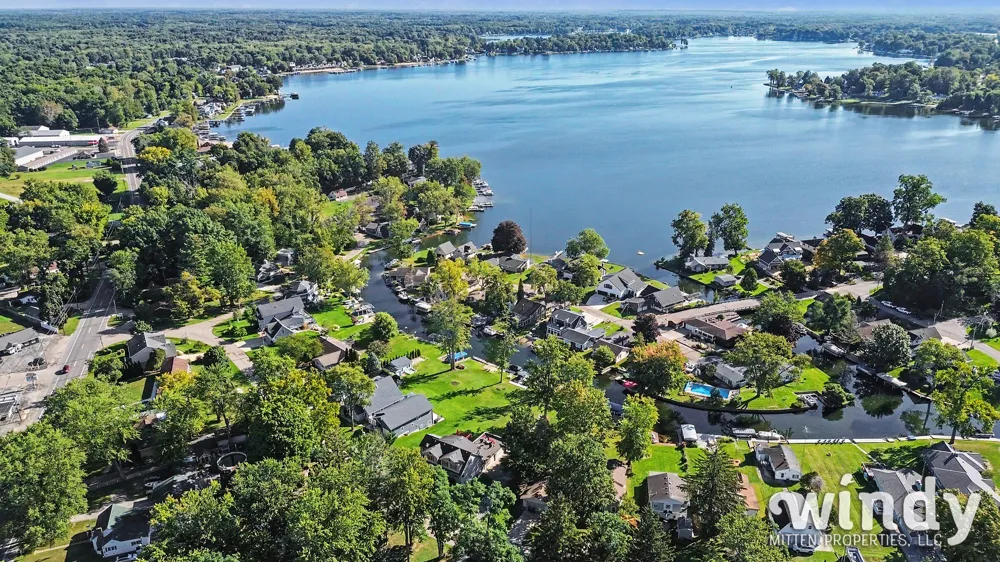 4971 Shoreview Drive Coloma, MI 49038