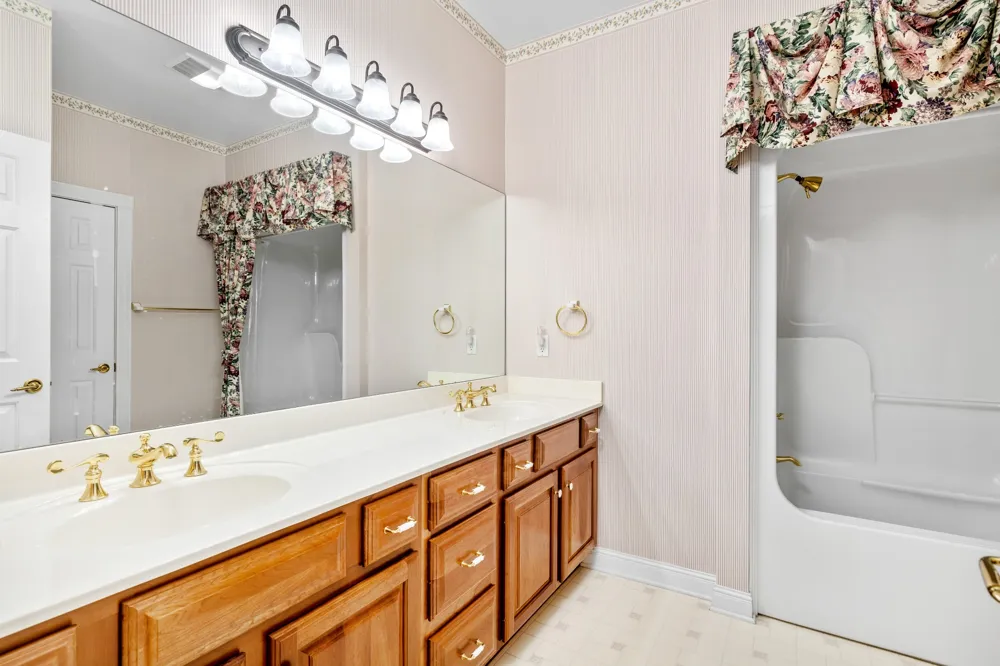 5524 W Shady Trl Old Hickory, TN 37138