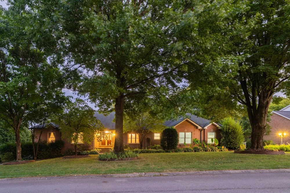 5524 W Shady Trl Old Hickory, TN 37138