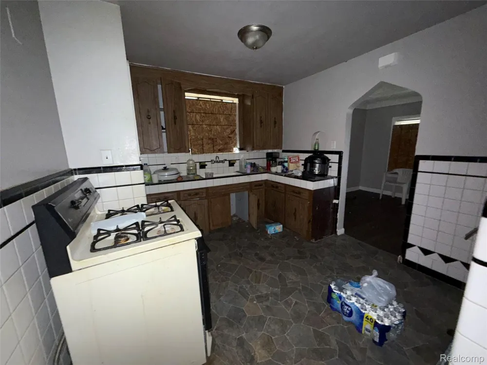 10437 McKinney Street Detroit City, MI 48224