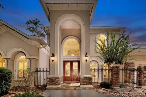10 Snow Pond Place