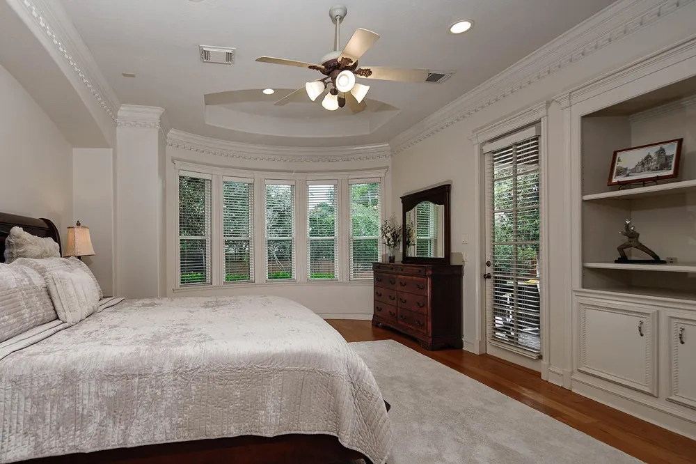 10 Snow Pond Place The Woodlands, TX 77382