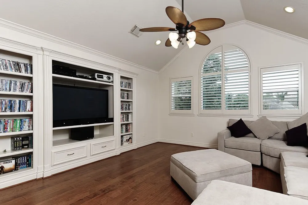 10 Snow Pond Place The Woodlands, TX 77382