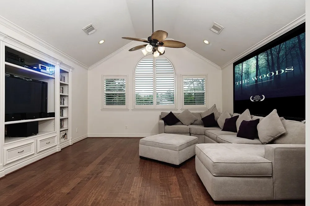 10 Snow Pond Place The Woodlands, TX 77382
