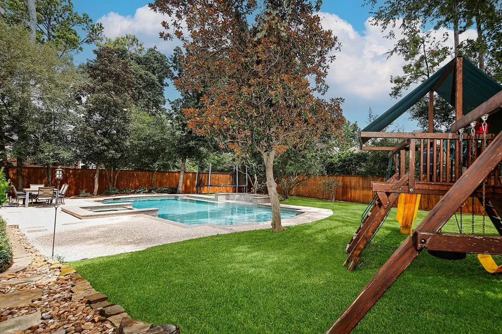 10 Snow Pond Place The Woodlands, TX 77382