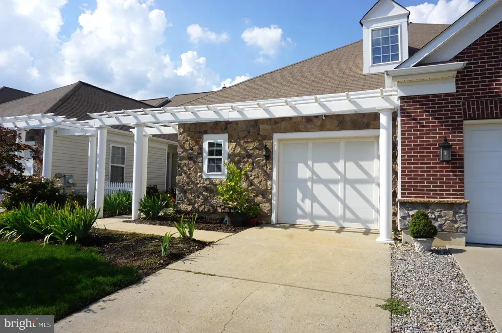 103 SPARROW DRIVE Hamilton, NJ 08690