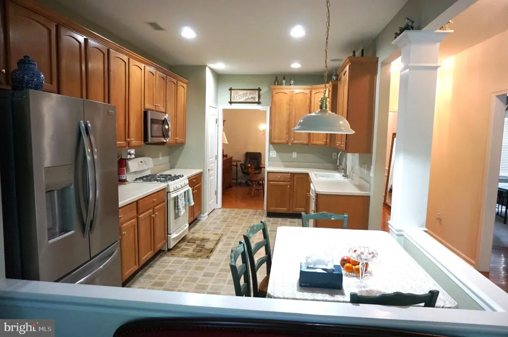 103 SPARROW DRIVE Hamilton, NJ 08690