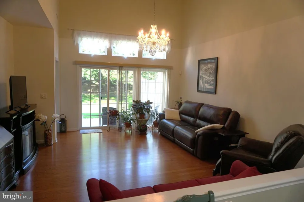 103 SPARROW DRIVE Hamilton, NJ 08690