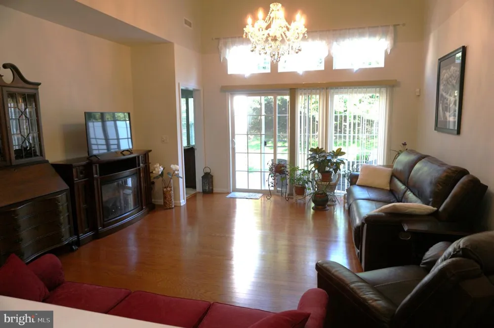 103 SPARROW DRIVE Hamilton, NJ 08690