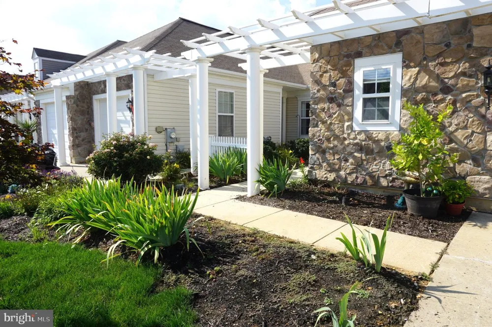 103 SPARROW DRIVE Hamilton, NJ 08690