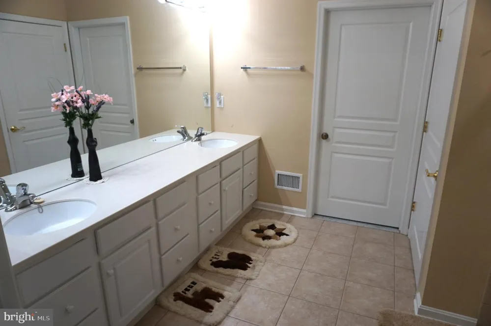 103 SPARROW DRIVE Hamilton, NJ 08690