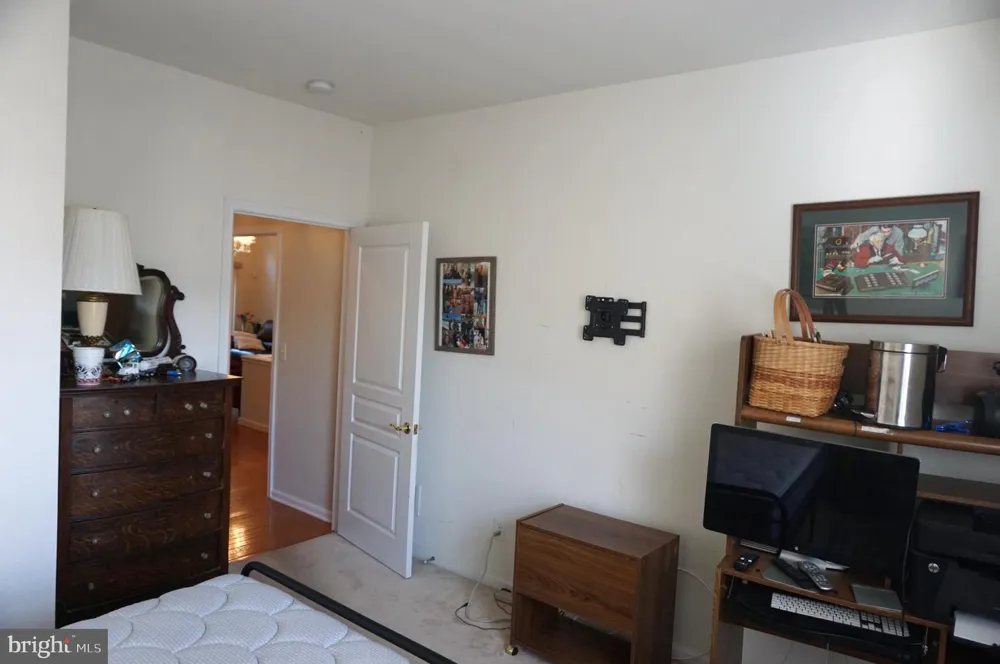 103 SPARROW DRIVE Hamilton, NJ 08690