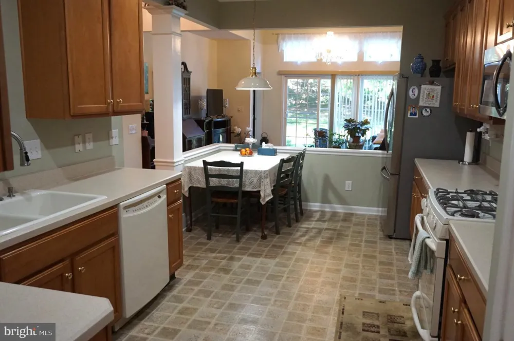 103 SPARROW DRIVE Hamilton, NJ 08690
