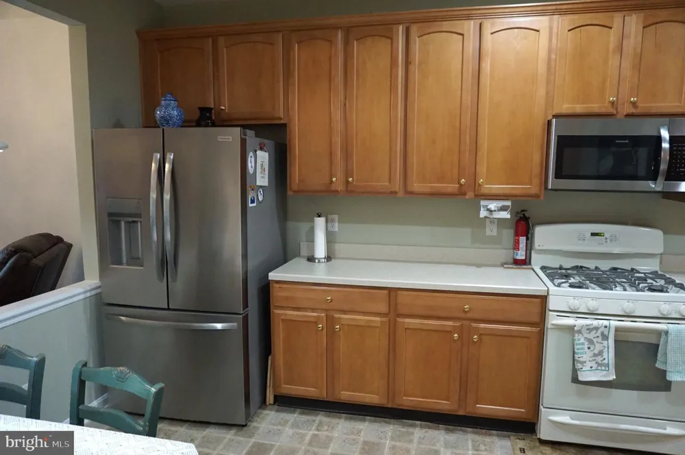 103 SPARROW DRIVE Hamilton, NJ 08690