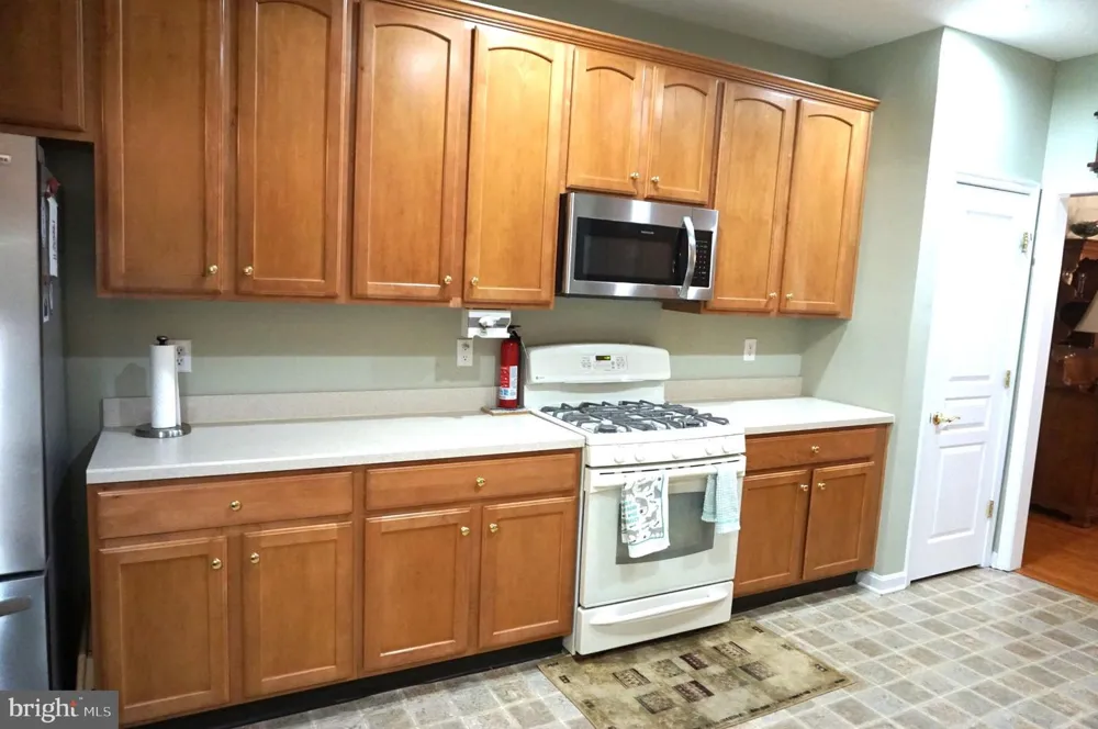103 SPARROW DRIVE Hamilton, NJ 08690