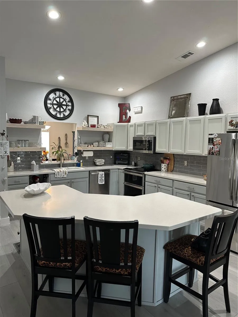 6044 MISSION DRIVE Lakeland, FL 33812