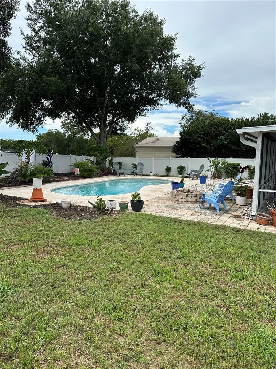 6044 MISSION DRIVE Lakeland, FL 33812