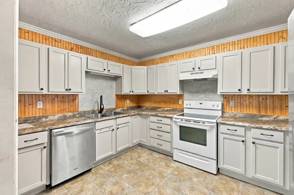 3357 E Fm 323 Palestine, TX 75801