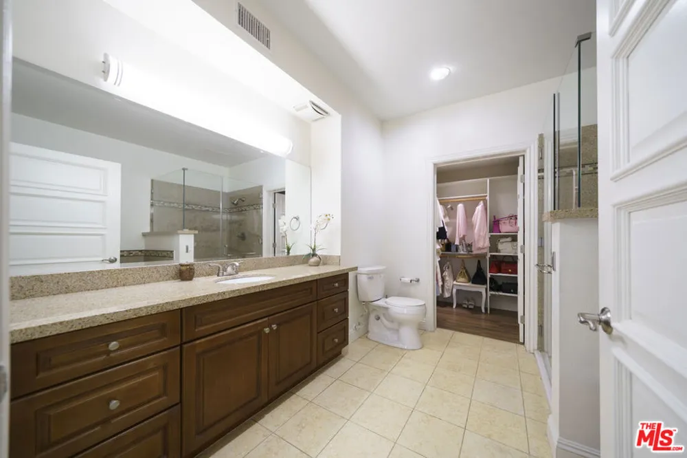440 S Occidental Boulevard #204 Los Angeles, CA 90057