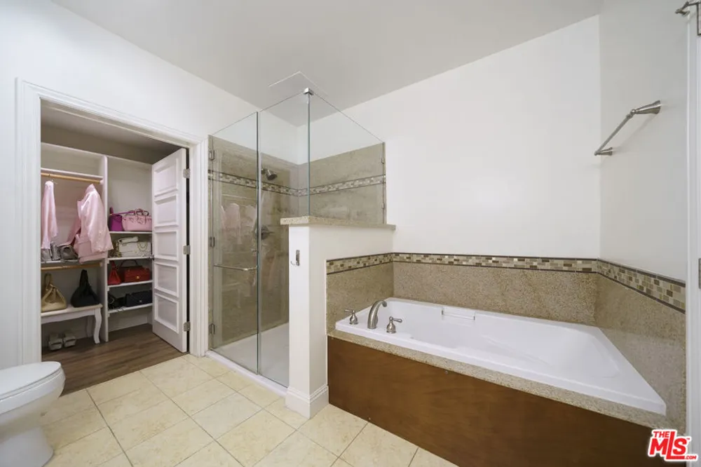 440 S Occidental Boulevard #204 Los Angeles, CA 90057