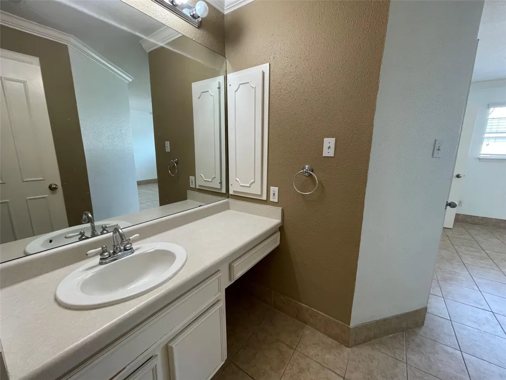 1908 Augusta Drive #4 Hockley, TX 77057
