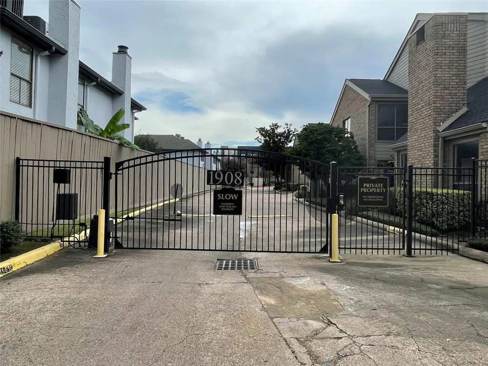 1908 Augusta Drive #4 Hockley, TX 77057