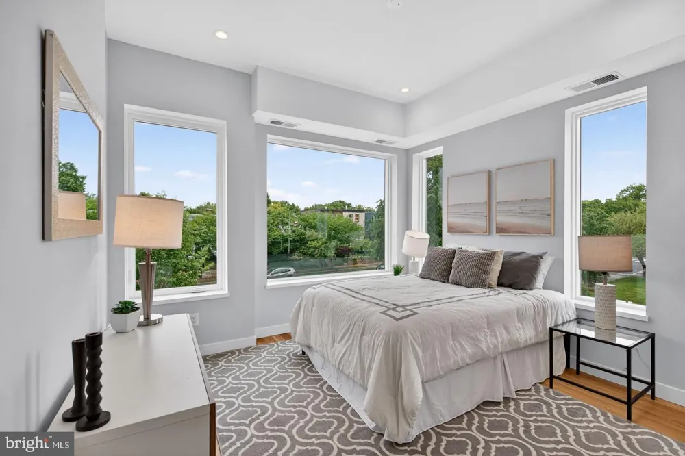 1516 C STREET NE Washington, DC 20002