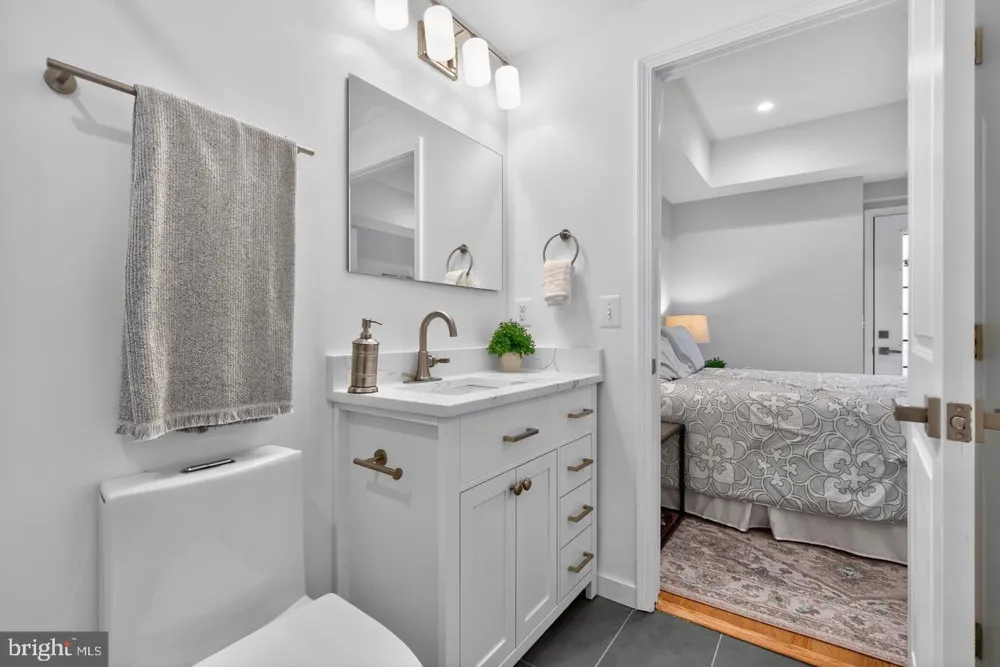 1516 C STREET NE Washington, DC 20002