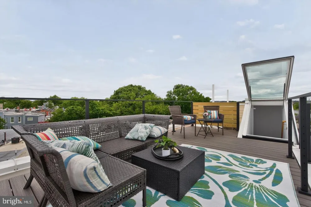 1516 C STREET NE Washington, DC 20002