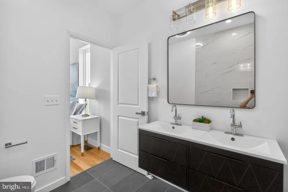 1516 C STREET NE Washington, DC 20002